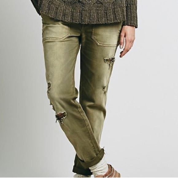 free people Mountaineer Destroyed Jeans . - Picture 3 of 11